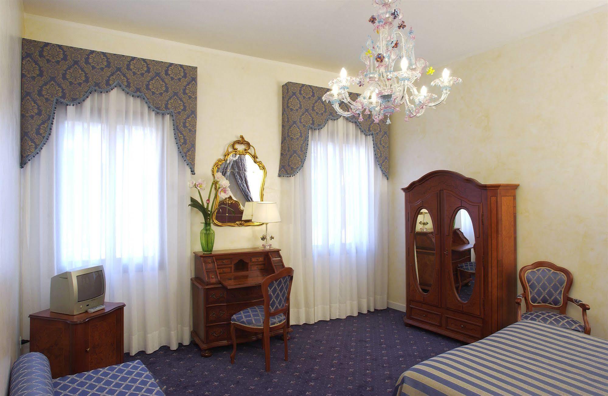 Hotel Locanda Canal Venice Room photo
