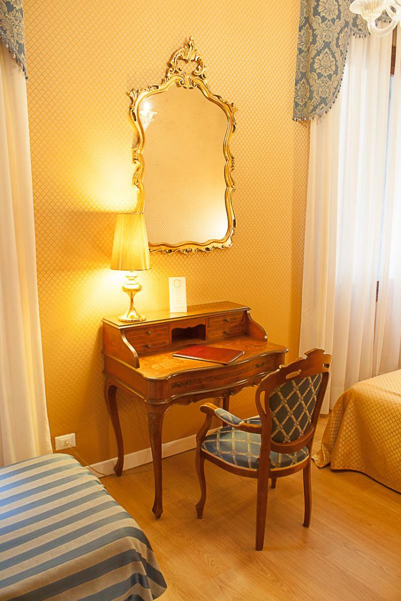 Hotel Locanda Canal Venice Exterior photo